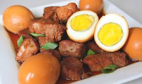 Thịt heo nạc kho trứng